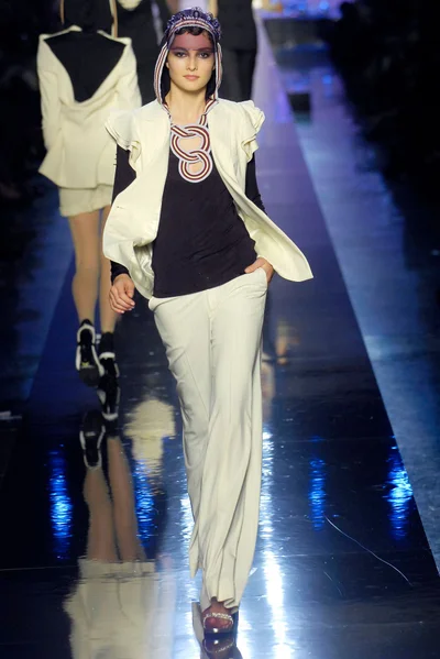 Look 46
